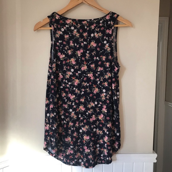 🛍3 For $25🛍 Dynamite Floral Tank - Picture 4 of 5